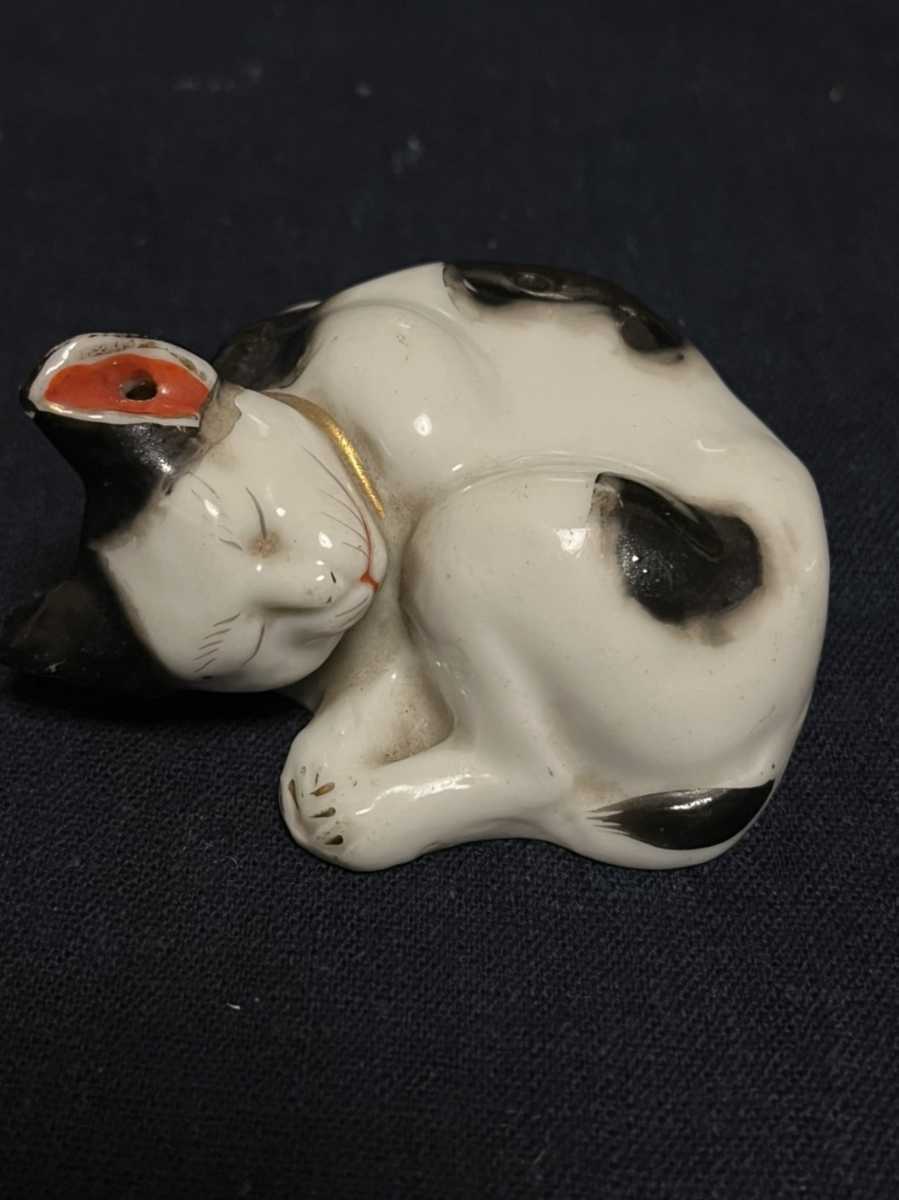 古雅】陶磁器 ・猫水滴 眠り猫・錦絵染付猫書道具・時代物・磁器猫縁起