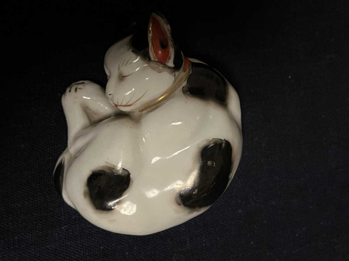古雅】陶磁器 ・猫水滴 眠り猫・錦絵染付猫書道具・時代物・磁器猫縁起