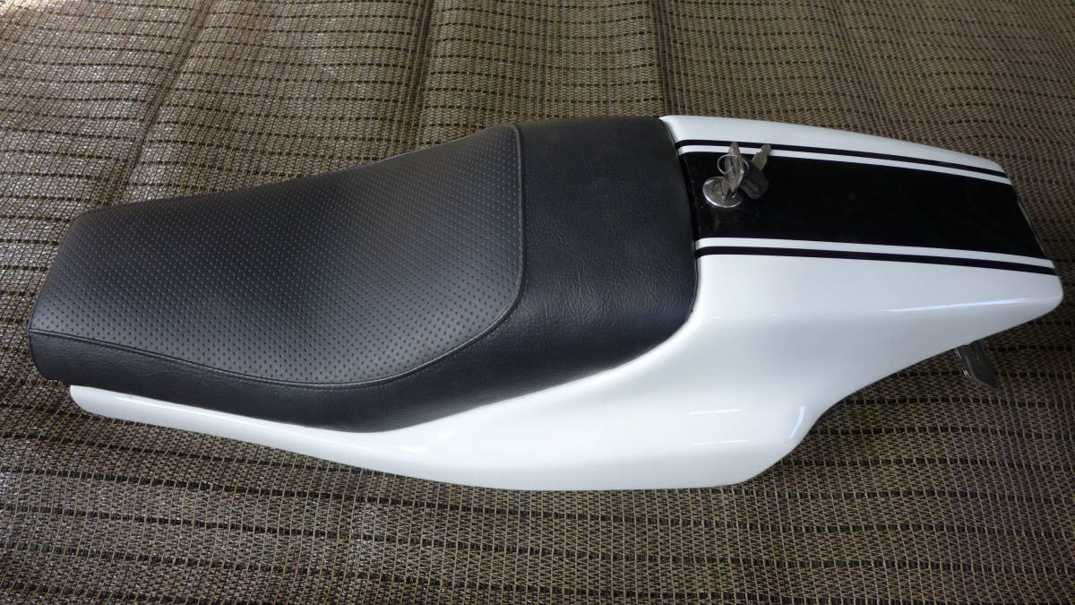XL1200S ダイヤステッチ シート