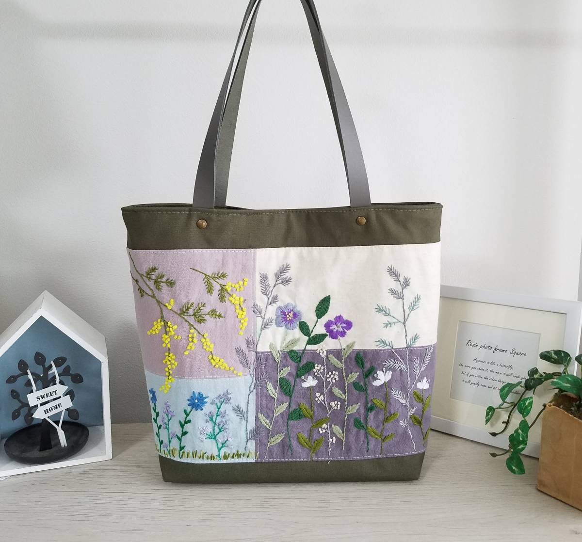 ハンドメイド SALE 20%OFF パッチワーク。 お花。手刺繍。ナチュラル