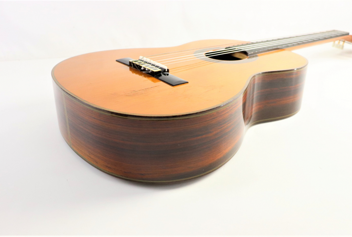 YAMAHA C-300 ヤマハ クラシックギター ガットギター ハードケース付
