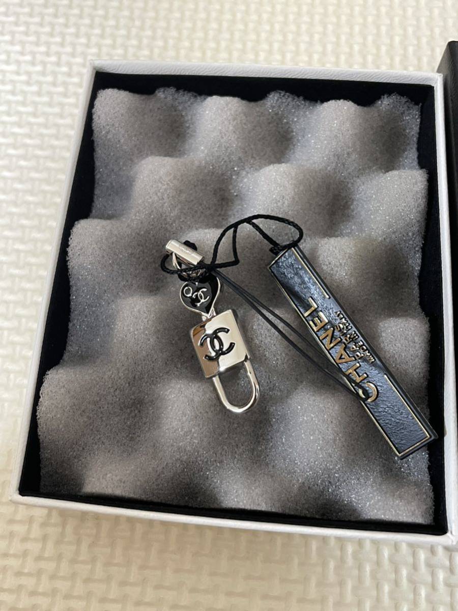 シャネル 携帯ストラップ CHANEL ストラップ イヤホンジャック の