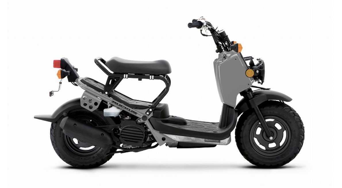 RUCKUSカウル ライトグレー ズーマーに。 新品送料込み！RUCKUS 2022モデル フロントカウル前後セット ライト