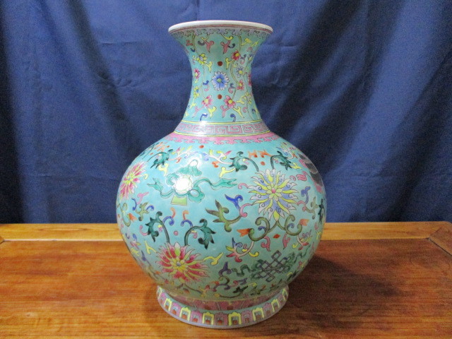 陶器製 薔薇柄 3本足 飾り壺 1910年代 陶器製 薔薇柄 3本足 飾り壺 1910年代 美術品・アンティーク