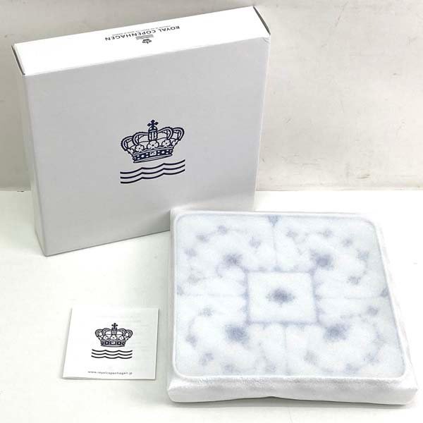  ｔ ロイヤルコペンハーゲン BFTD ブルーフルーテッド プレイン スクエアディッシュ 20cm 2枚セット 1053586 洋食器 品 箱有り(ロイヤルコペンハーゲン)｜売買されたオークション情報、yahooの商品 ロイヤルコペンハーゲン