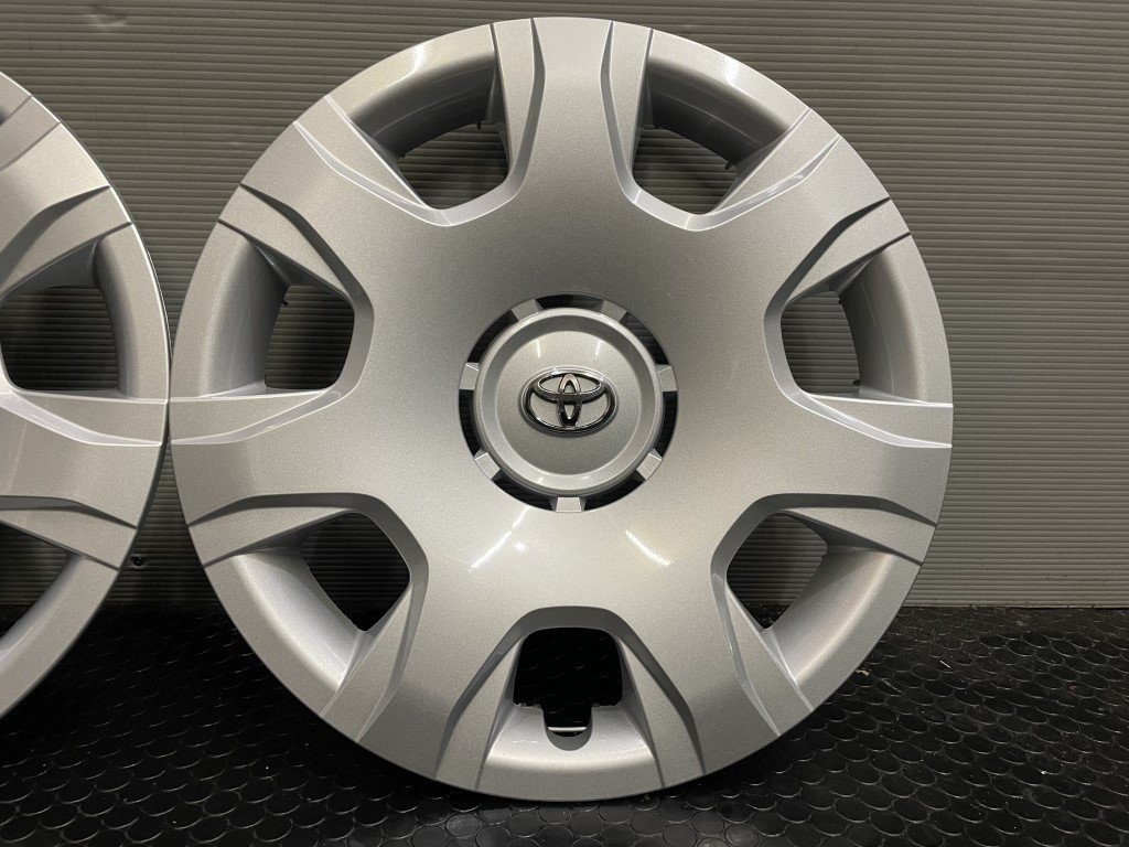 TOYOTA ハイエース 純正ホイールキャップ レジアスエース トヨタ純正 