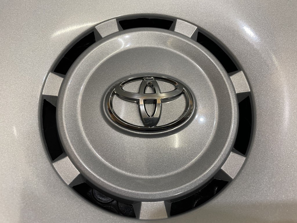 TOYOTA ハイエース 純正ホイールキャップ レジアスエース トヨタ純正 
