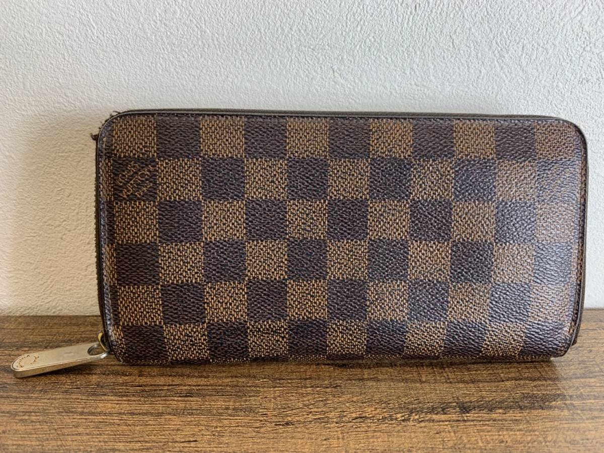 ルイヴィトン LOUIS VUITTON ポルト クレ・LVギヨーシュ M69557