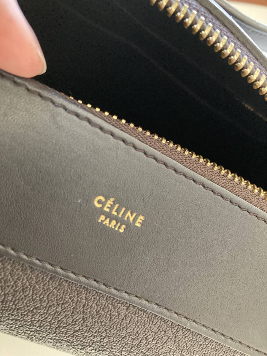 CELINE (セリーヌ) リングバッグSMALL ダークトープ/フィービー ハンドバッグ レザーショルダー CELINE by Phoebe ショルダー 新生セリーヌ、フィービー・ファイロ期の名作アイコンバッグ |