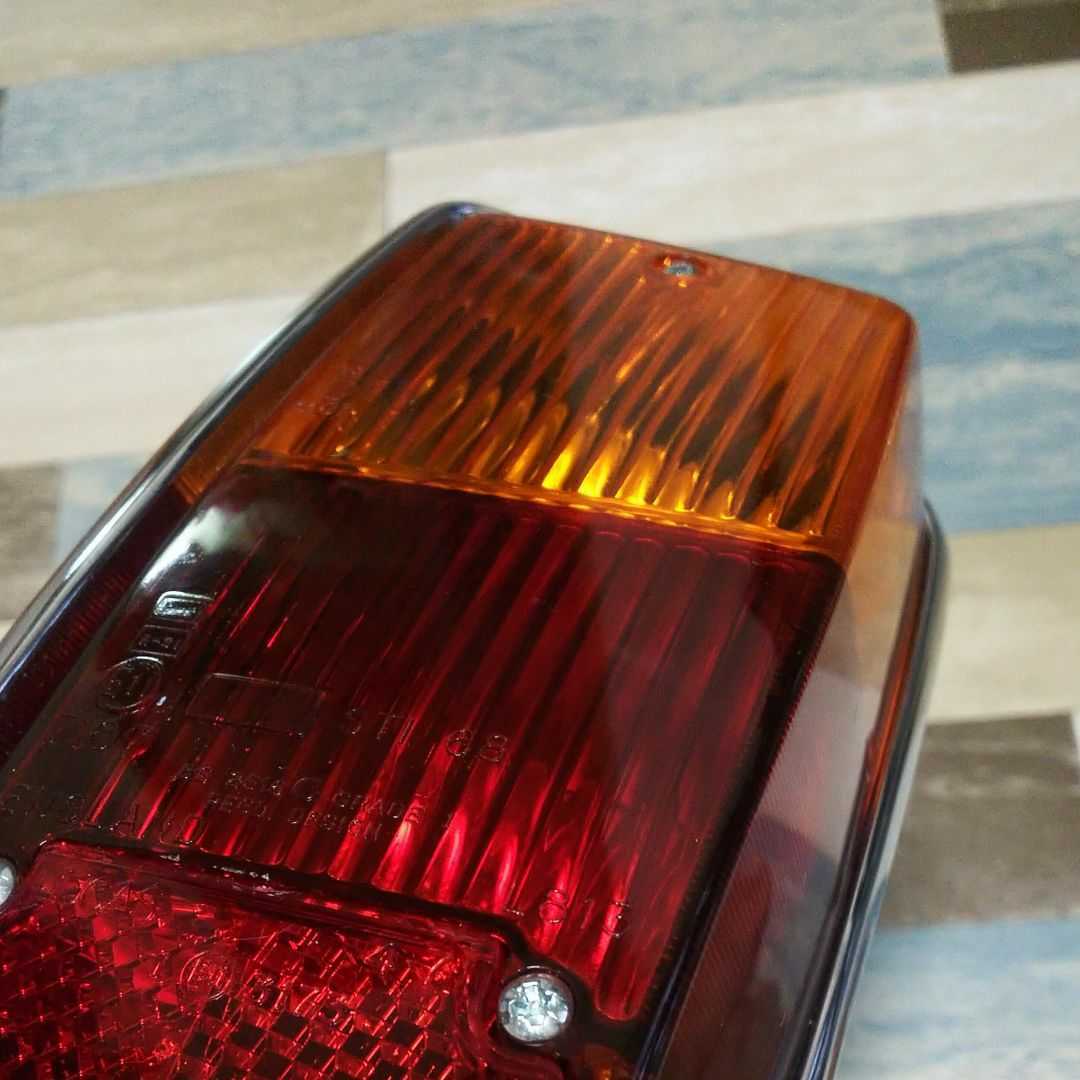 ローバーミニ ミニ MK2 MK3 ルーカス2色テールランプ Lucas
