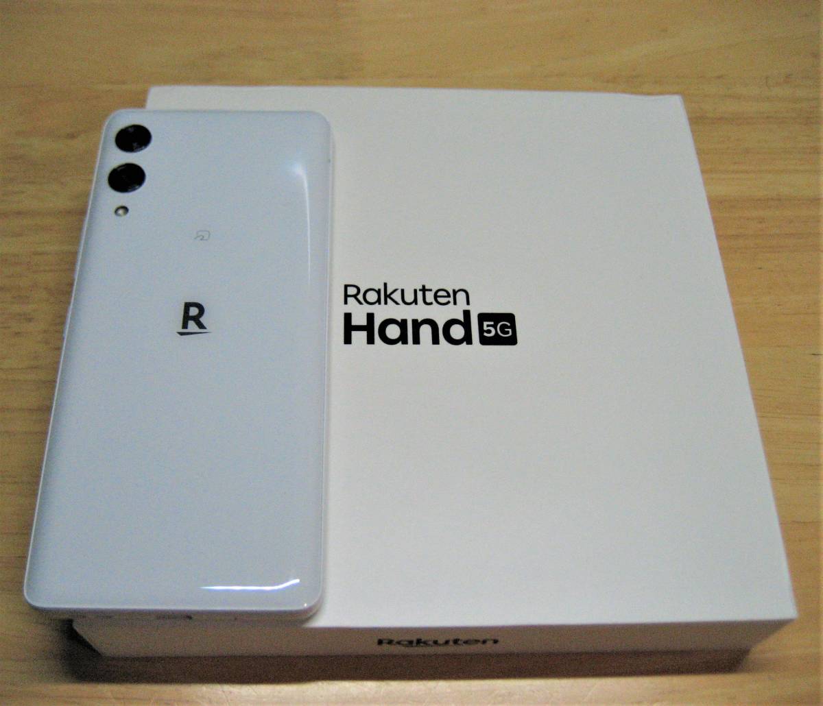 5G Hand ホワイト 新品未使用〉Rakuten スマホ本体 4GB 送料無料
