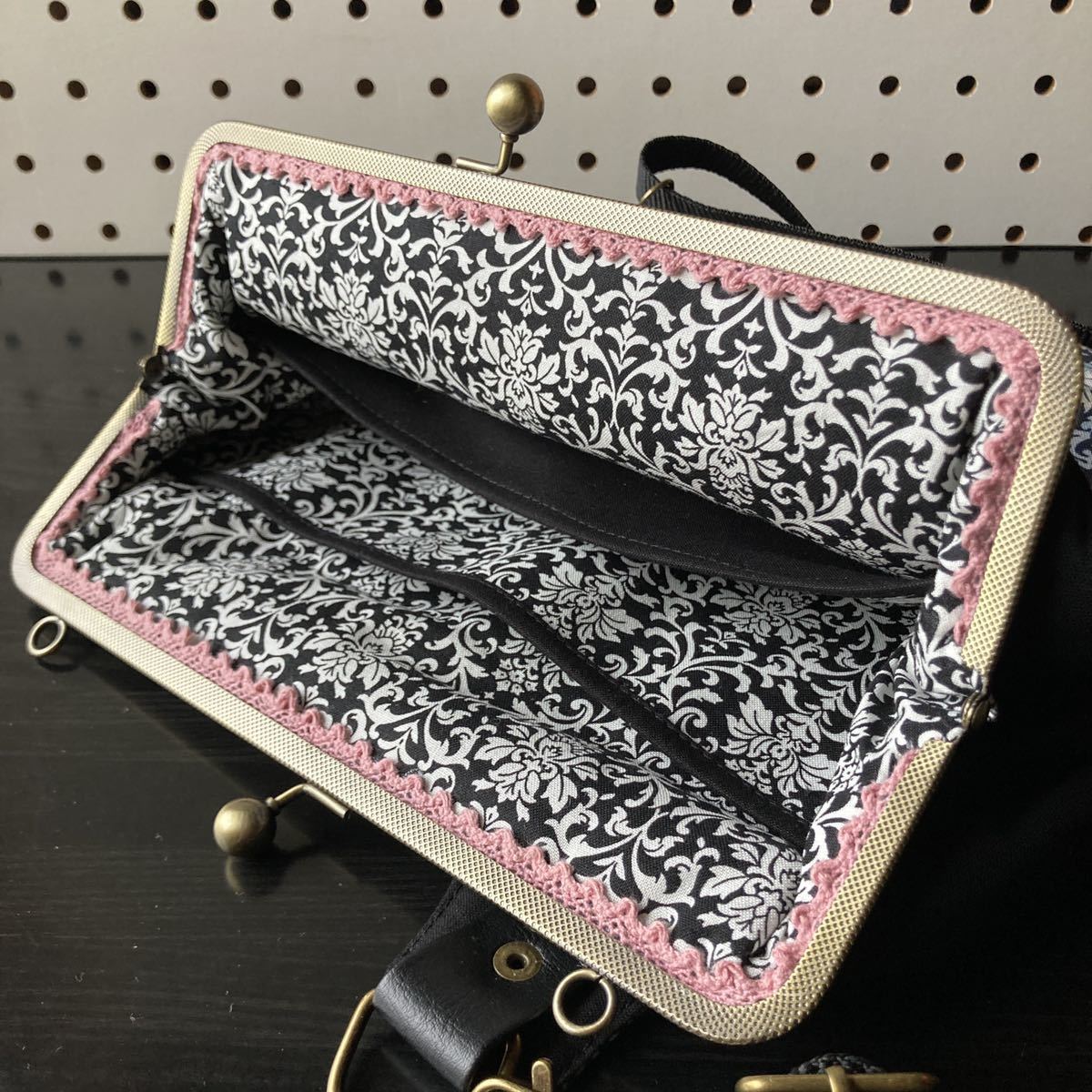 定番，お得 ＊はんどめいど＊　かわいい 25センチがま口バック ハンドメイド　ショルダーバッグ　ウィリアムモリス　いちご泥棒