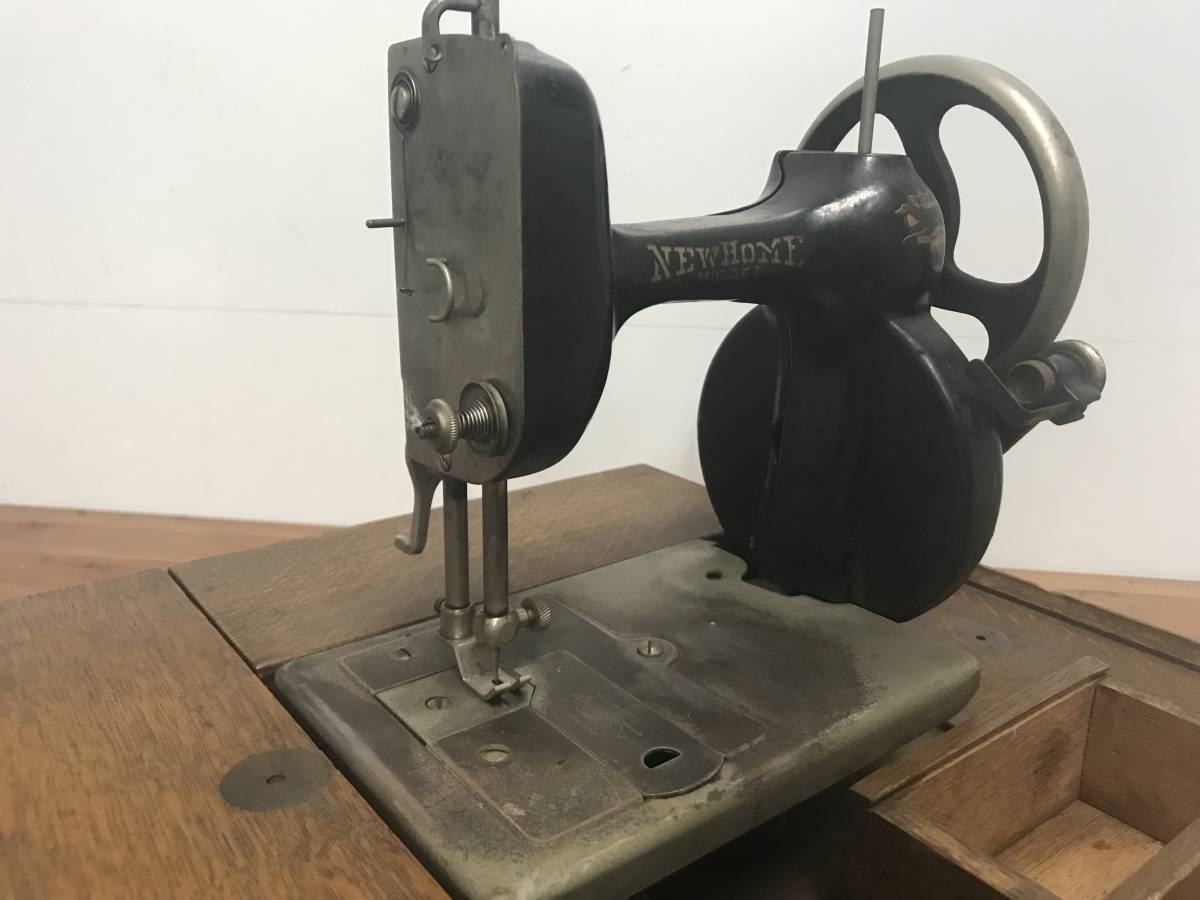 NEW HOME SEWING MACHINE レトロ アンティーク 手回し ミシン 卓上 