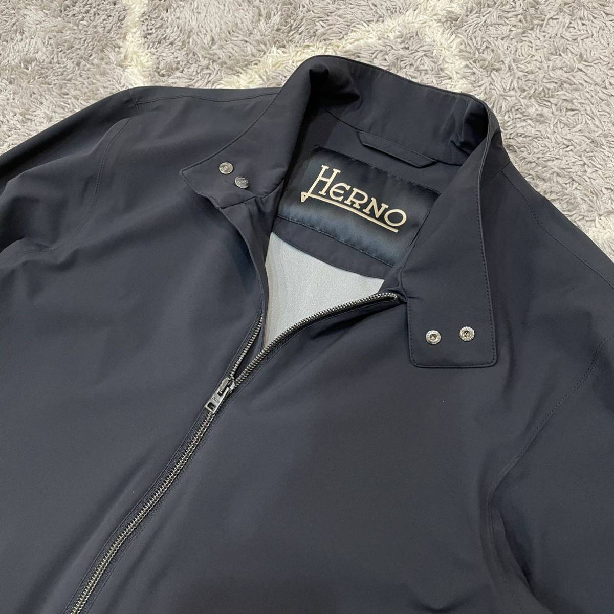 極美品 HERNO ヘルノ ライトアウター ZIPブルゾン ライダース 