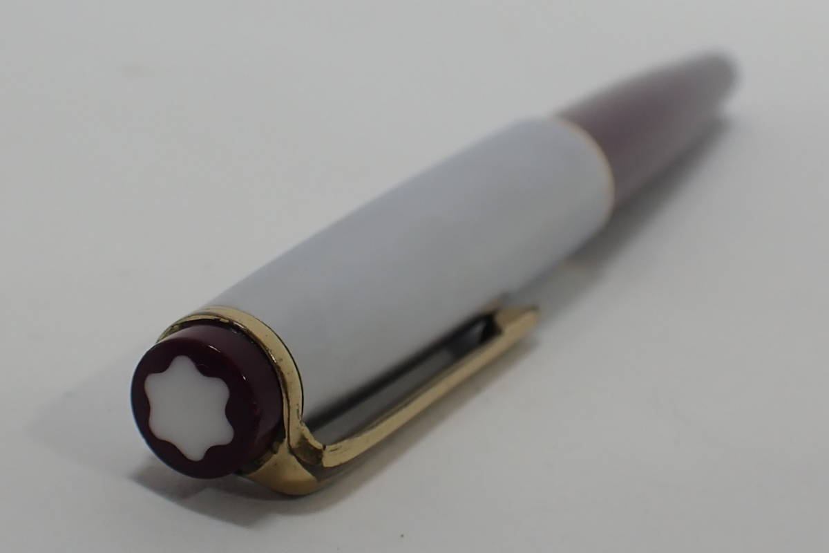 Montblanc NO.32 万年筆 ボルドカラー ペン先14K 585刻印 100%新品，正規品 23638 MONTBLANC 32 S モンブラン 32S ペン先 14K