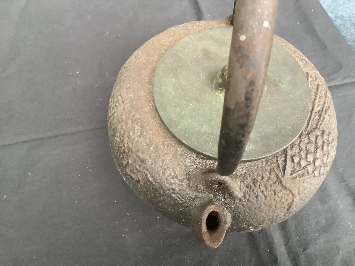 古美術　茶道具　在銘　銀象嵌取手　鉄瓶 鉄瓶 茶道具 | 古美術 在銘 銀象嵌取手 公式通販 H13872亀文堂