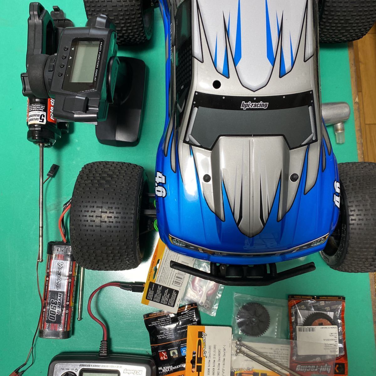 HPI 1⁄8 サベージ モンスタートラック エンジンカー hpi 車体のみ