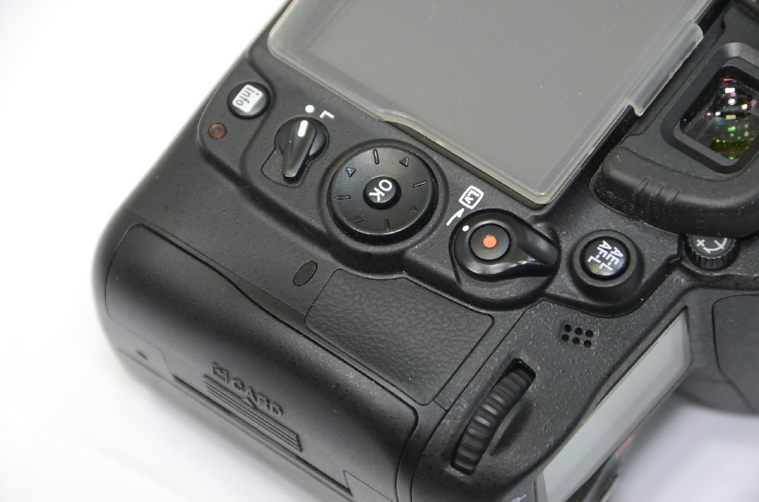 美品 2071ショット ] Nikon D7000 ボディー 元箱付 ニコン [管GF807 