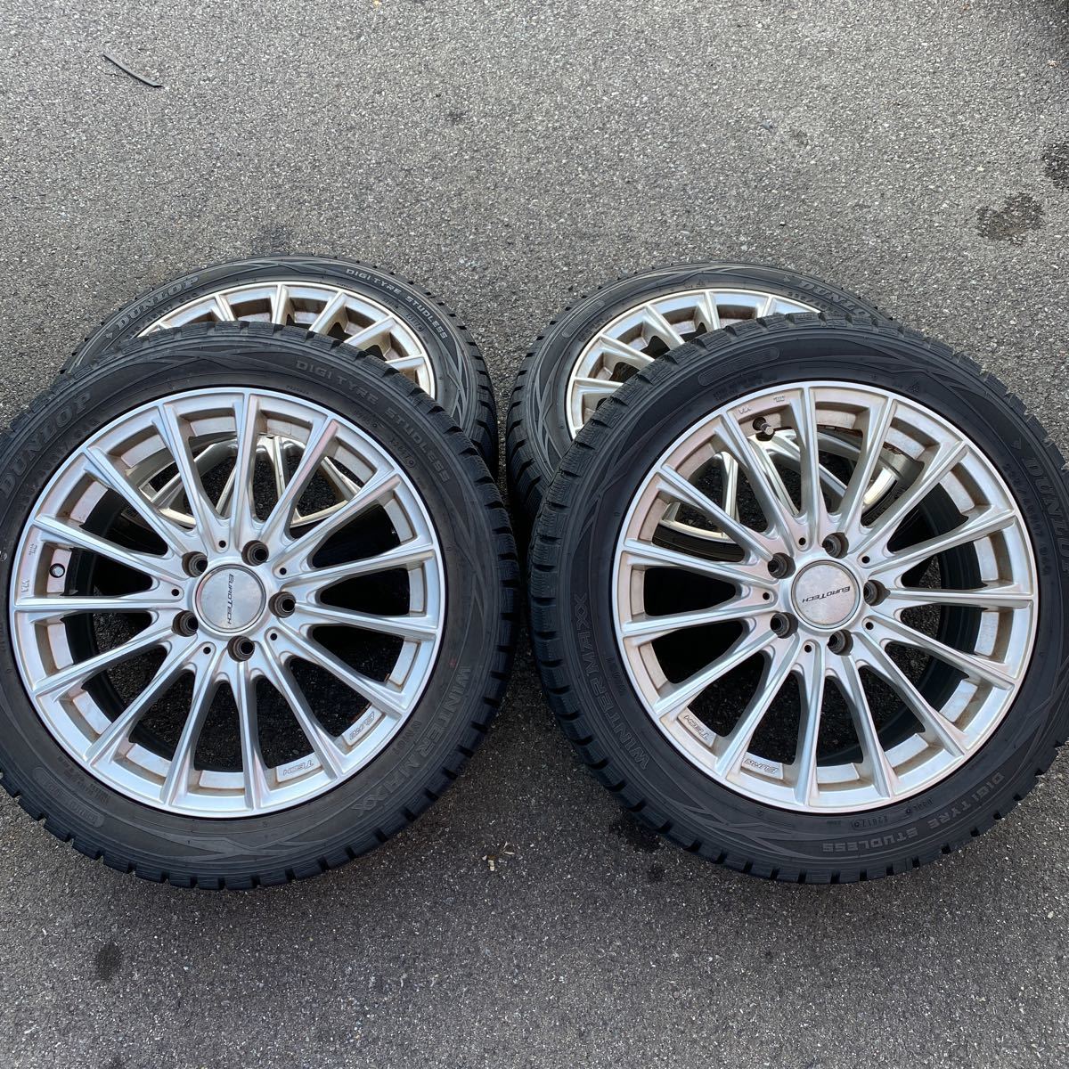 メルセデスベンツ17インチ 235⁄45R17スタッドレスタイヤ バリヤマ 