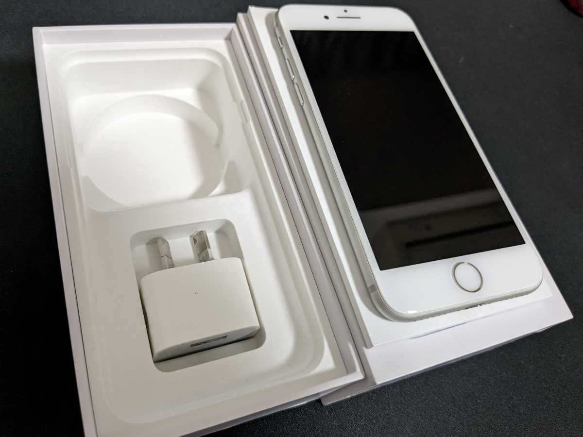 iPhone8 64ギガ シルバー