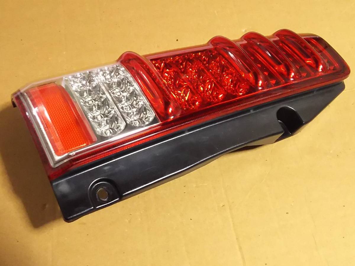 ジムニー JB23 社外テールランプ 助手席席側のみ ジムニー JB23 社外
