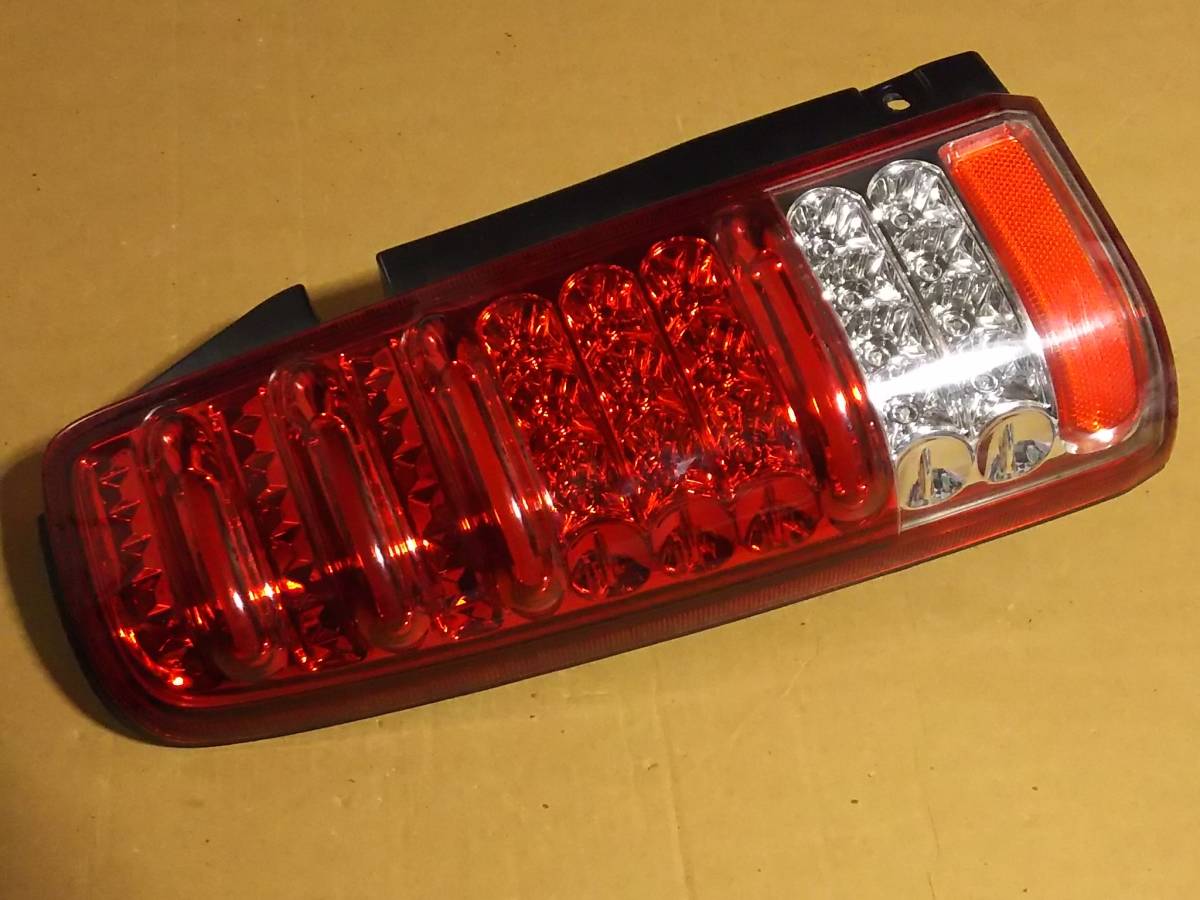 ジムニー JB23 社外テールランプ 助手席席側のみ ジムニー JB23 社外