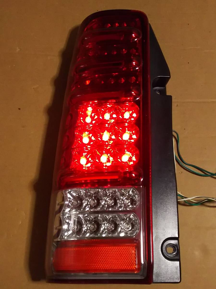 ジムニー JB23 社外テールランプ 助手席席側のみ ジムニー JB23 社外