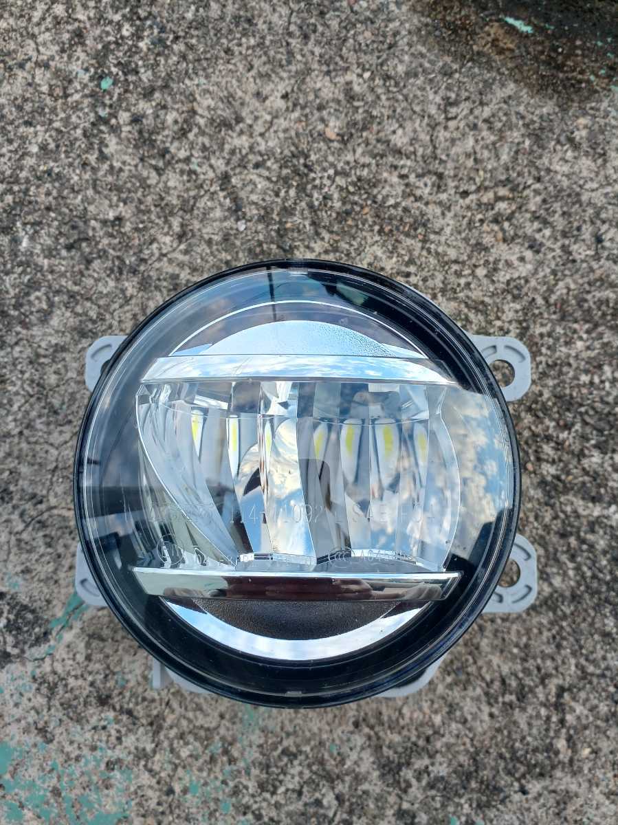 LA600S タント 左フォグライト 左フォグランプ LED 114-11092