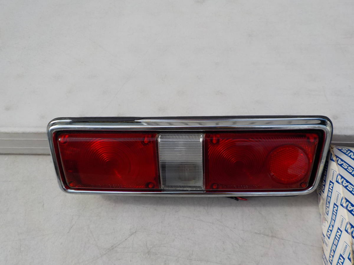 日産 B110 サニー ダットサン テールライト 2個セット ダットサン サニー B10 テールランプ 右側 純正新品 当時物 DATSUN