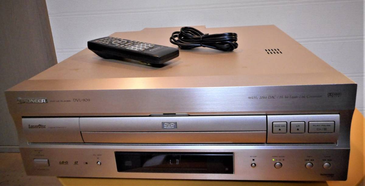 【極美品】PIONEER パイオニア DVL-909 整備動作品　LD/DVD/CDプレーヤー レーザーディスクプレーヤー 代替リモコン付き ※管AL43878