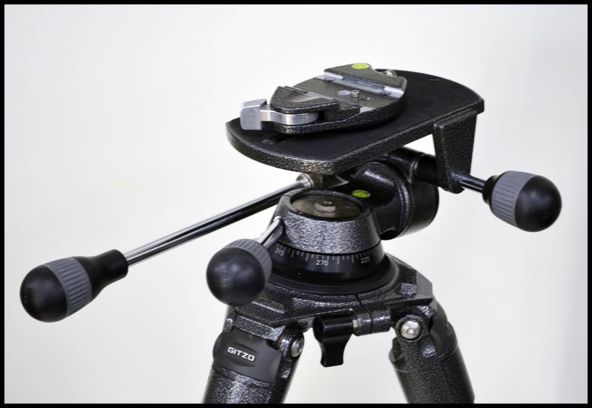 | システマティック三脚 三脚 業務用 システマティックカーボン三脚5型(3段) 5型3段|三脚|カメラのキタムラネットショップ 中古 GITZO ジッツオ (GT5533S システマティック三脚 5型3段) + (G1570M ロープロファイル雲台) + (GS5760D アダプター)