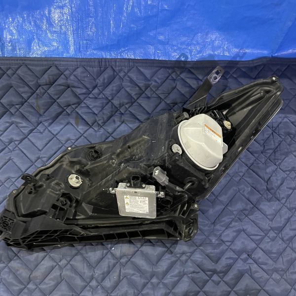 美品/HONDA ホンダ フリード(GB3) 純正 ヘッドライト HID 左右 フリード