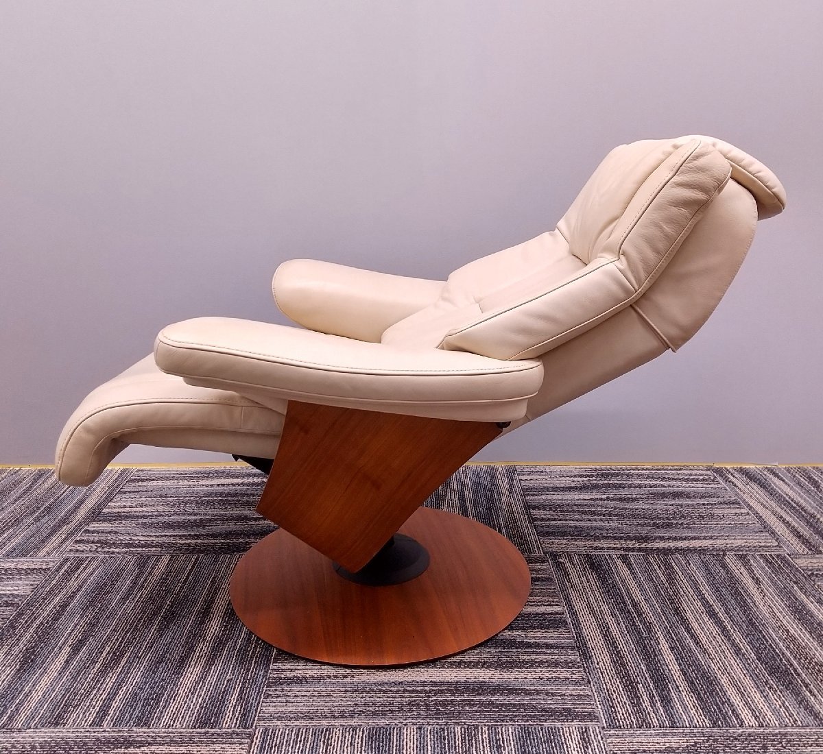 ☆美品☆karimoku カリモク［THE FIRST リクライナー RU7750 