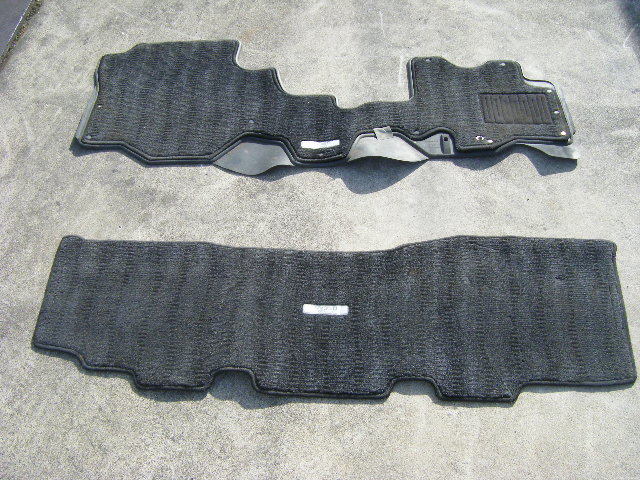 平成２８年 NV350 キャラバン　プレミアムGX LDF-VW2E26 純正 フロアマット セット