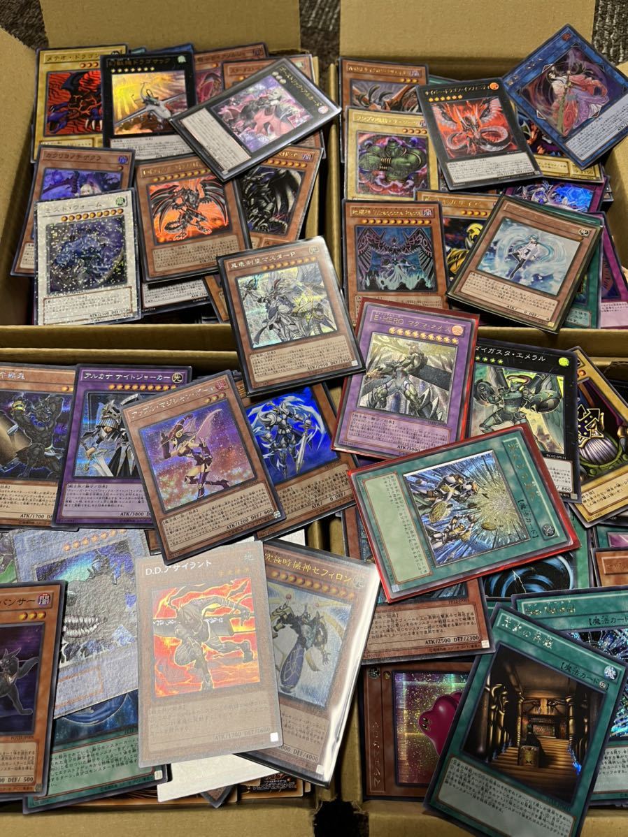 遊戯王 大量 引退品 段ボール3箱分 遊戯王引退/光り物/初期/シングル