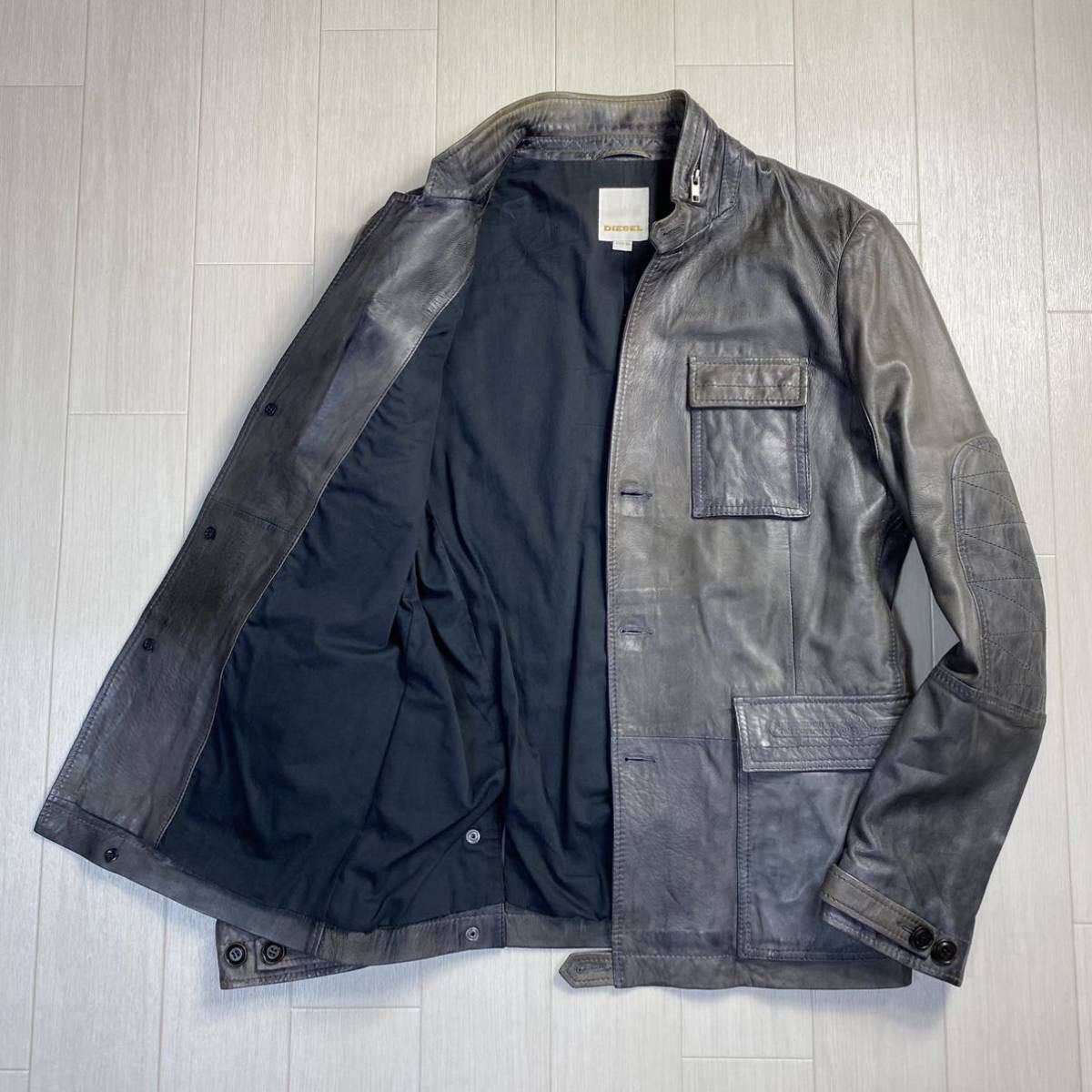 【ディーゼル/DIESEL】色ムラ 特殊デザイン 型押しロゴ 羊革 レザージャケット ブルゾン コート スタンドカラー メンズ (XL グレー系)