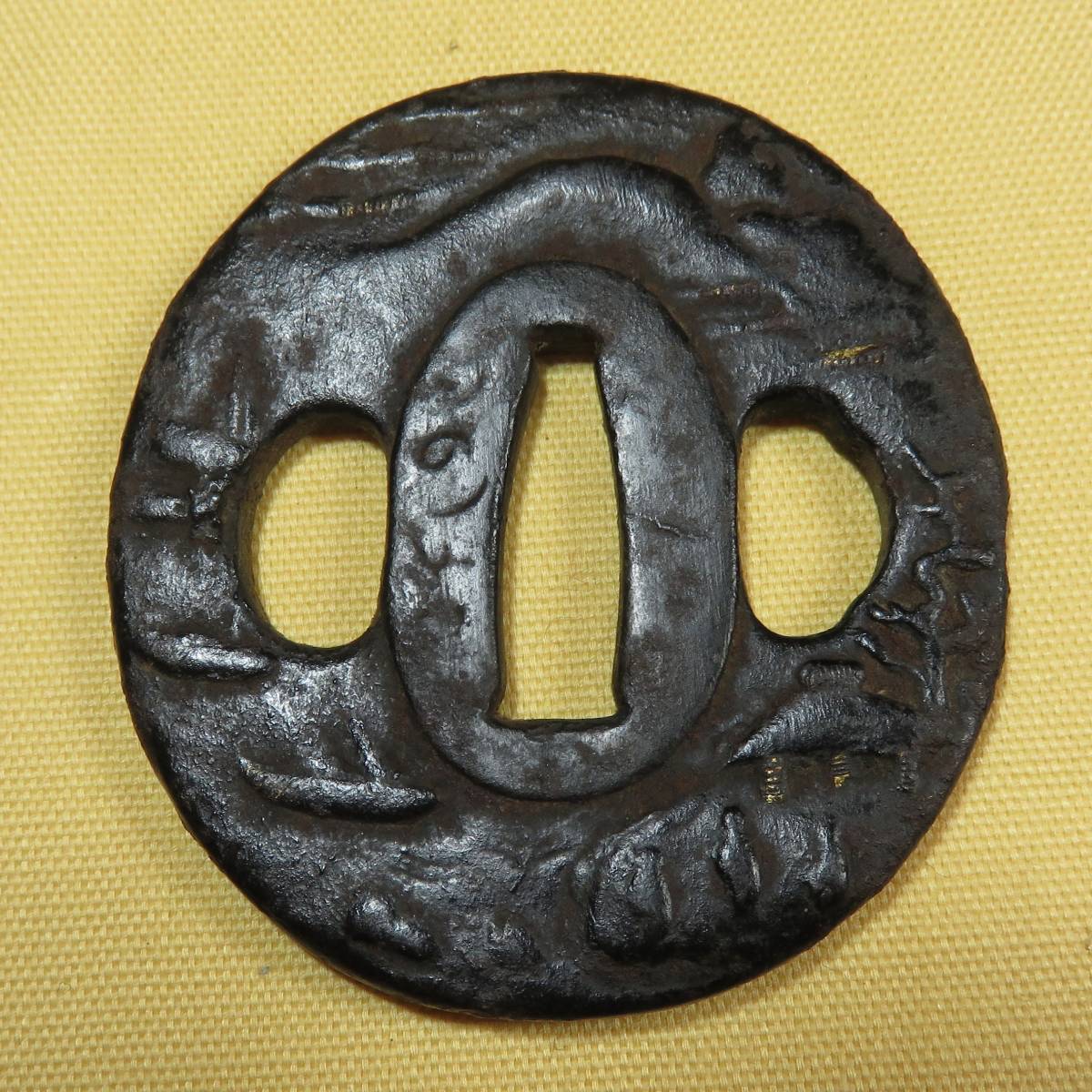 時代武具 刀装具 鉄地風神図木瓜型透かし鍔 鉄鍔 TK093 日本刀の鐔・鍔