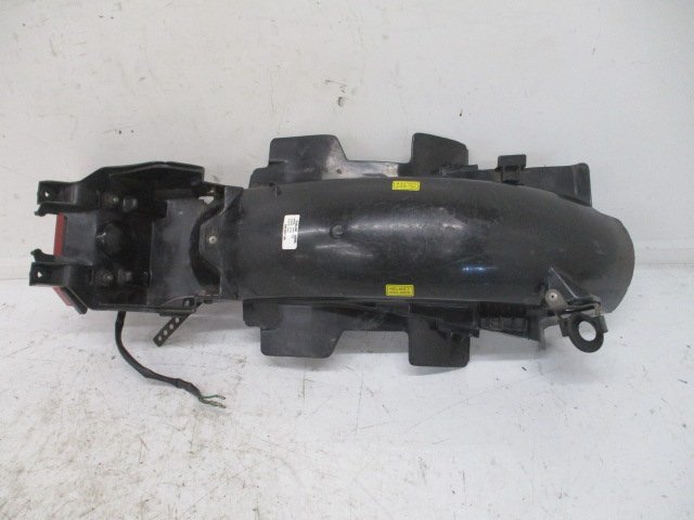 A4L08 CBR400F インナーフェンダー テールランプ付 割れ有 CBR400K