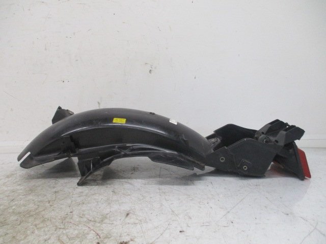 A4L08 CBR400F インナーフェンダー テールランプ付 割れ有 CBR400K