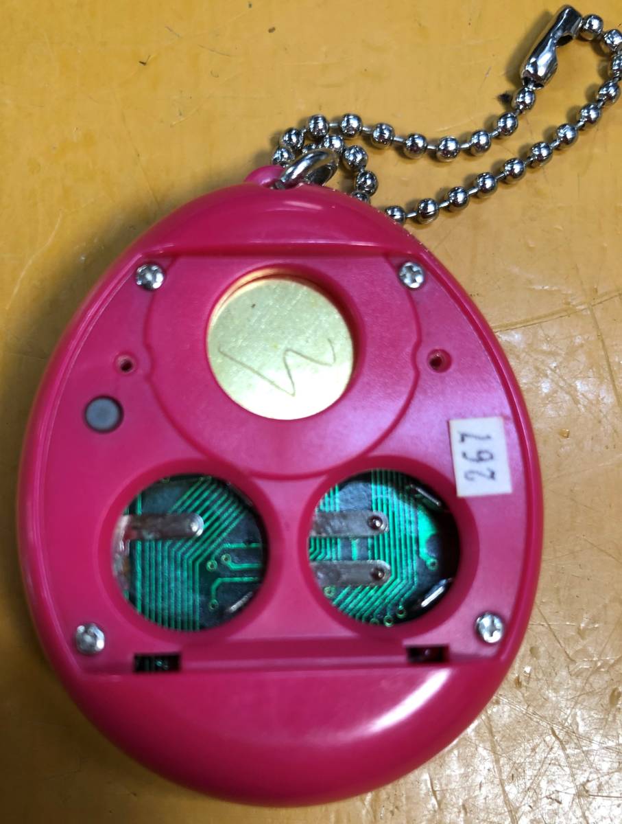 たまごっち　初代　ピンク　バンダイ(1996年) ◇BANDAI バンダイ たまごっち 初代 ピンク 1996 (たまごっち)｜売買