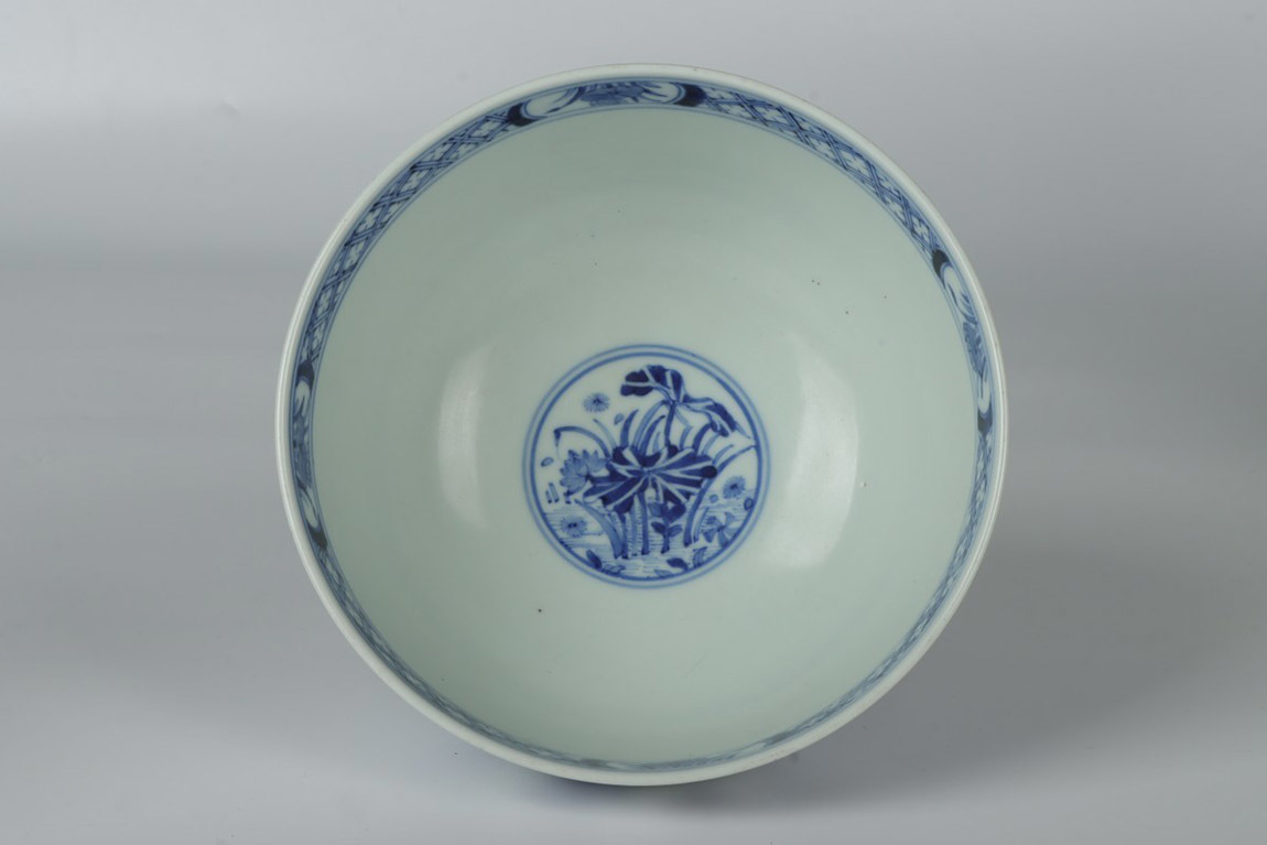 景徳鎮青花碗 明時代 成化（1465〜1487)年間 南京博物院所蔵品類似 景徳鎮青花碗 明時代 成化（1465〜1487)年間 南京博物院所蔵品類似