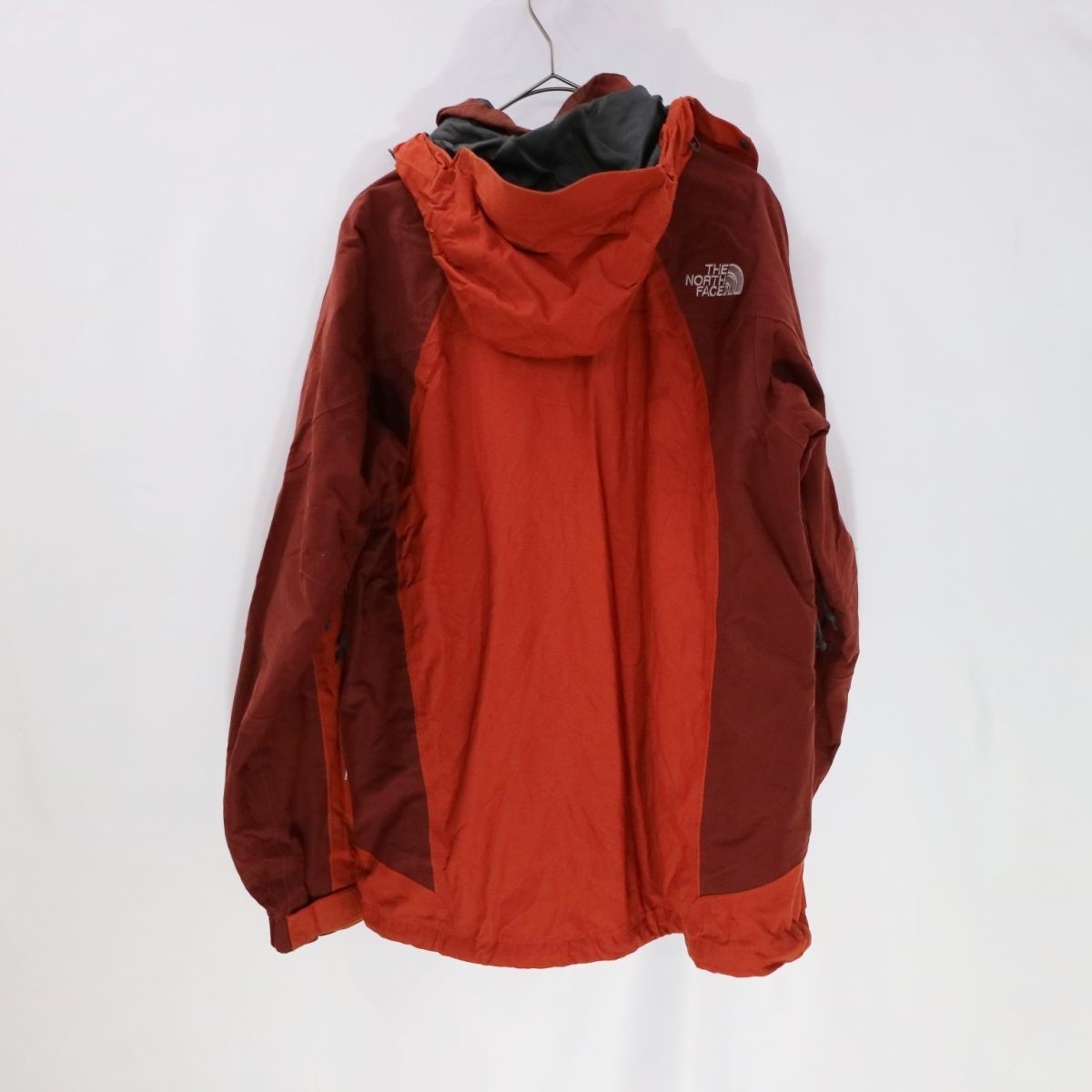 ■ THE NORTH FACE ザノースフェイス マウンテンパーカー アウトドア 防寒 登山 キャンプ アウター マンパ （M) 中古 古着 L3338