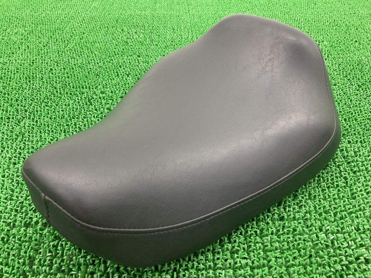 XLH883 フロントシート ハーレー 純正 中古 バイク 部品 ソロシート