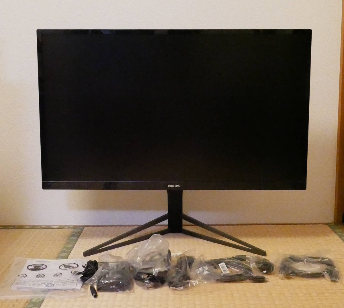 PHILIPS MOMENTUM 326M6 4K 31.5inch の入札履歴 - 入札者の順位