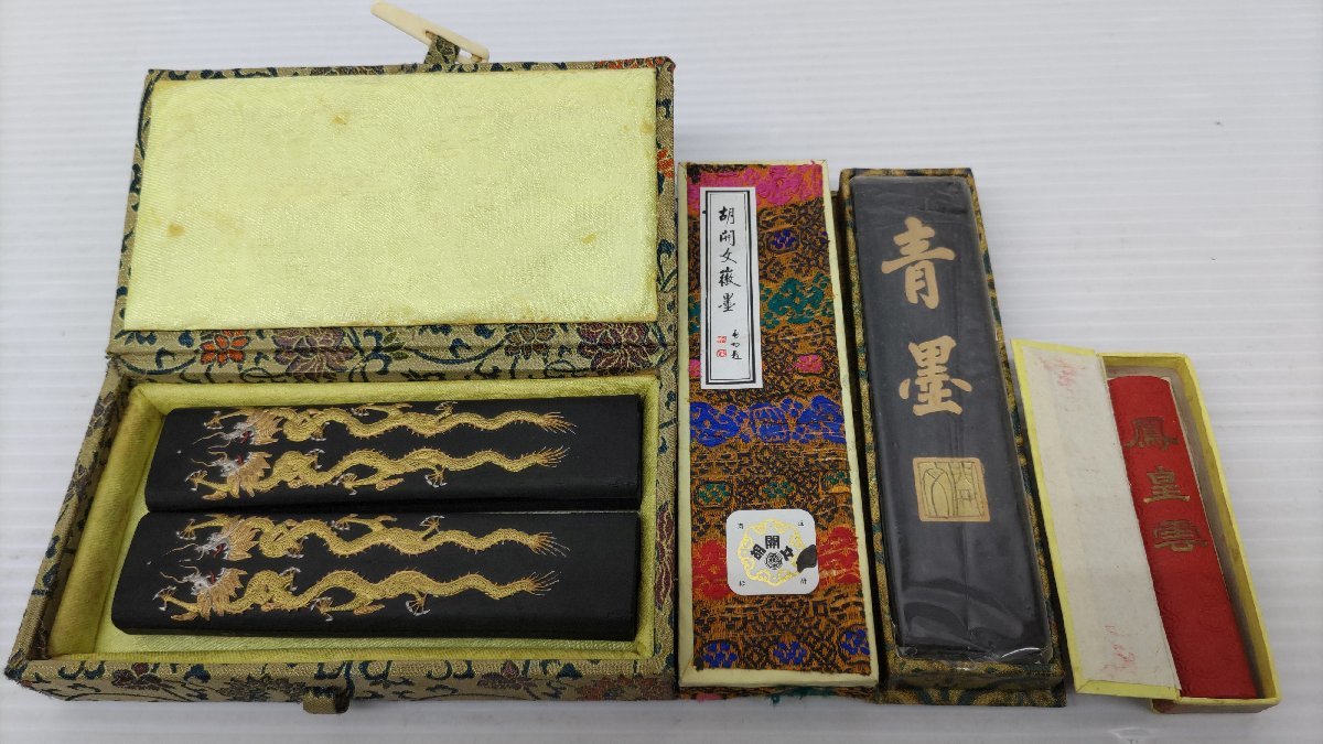 古墨　雲龍　共箱附・中国墨・唐墨・老墨 中国書道具　時代物 古墨 雲龍 共箱附・中国墨・唐墨・老墨 中国書道具 時代物 古墨 雲龍