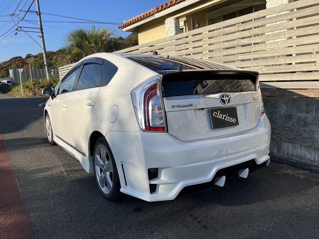 車 A32/ 30プリウス リアバンパー 070 パールホワイト 小傷あり