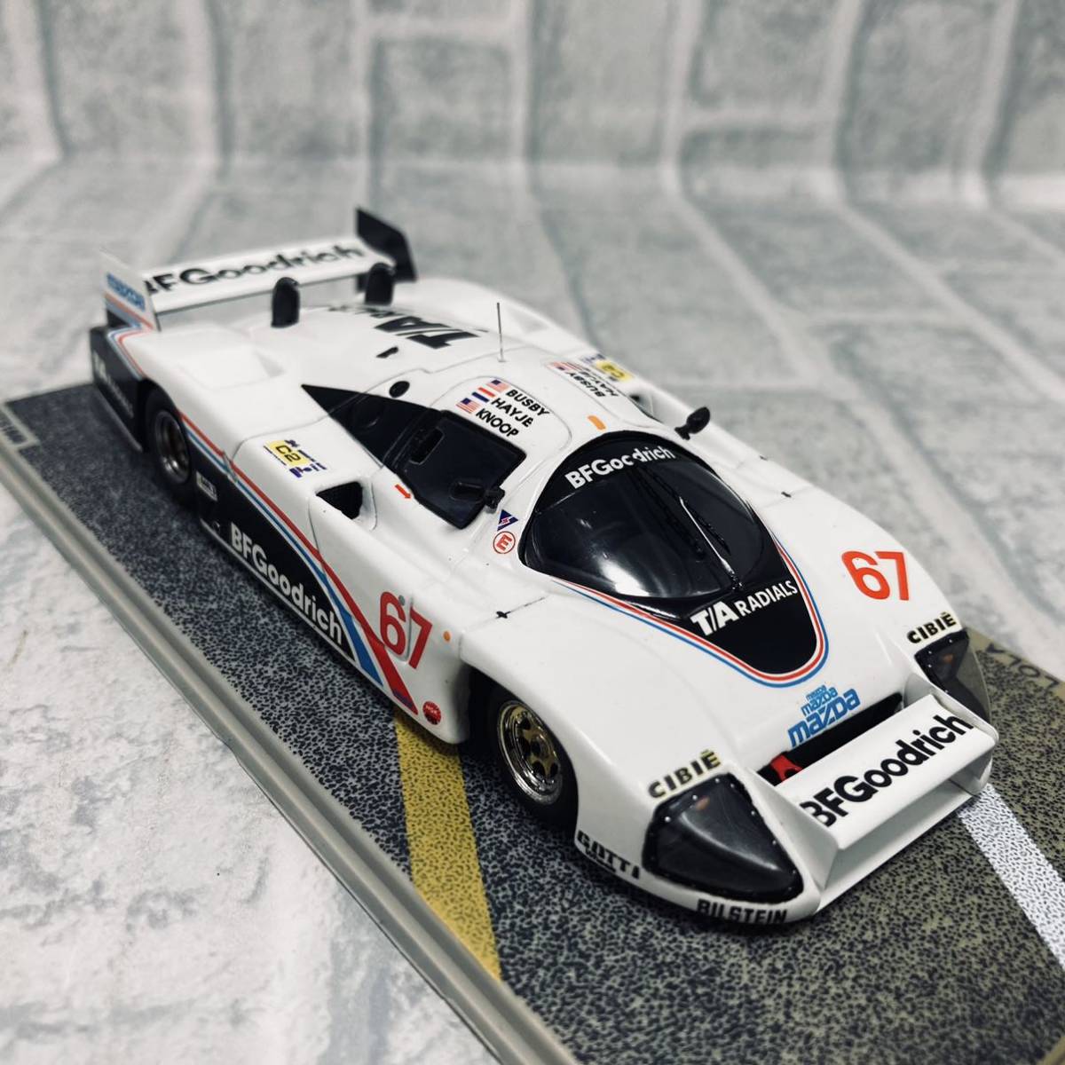 絶版品］1/43スケール BizarRE ビザール 