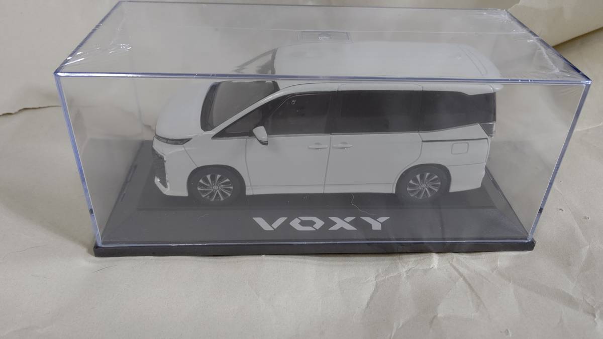 1⁄30 トヨタ ミニカー ヴォクシー | 新型ヴォクシー カラーサンプル