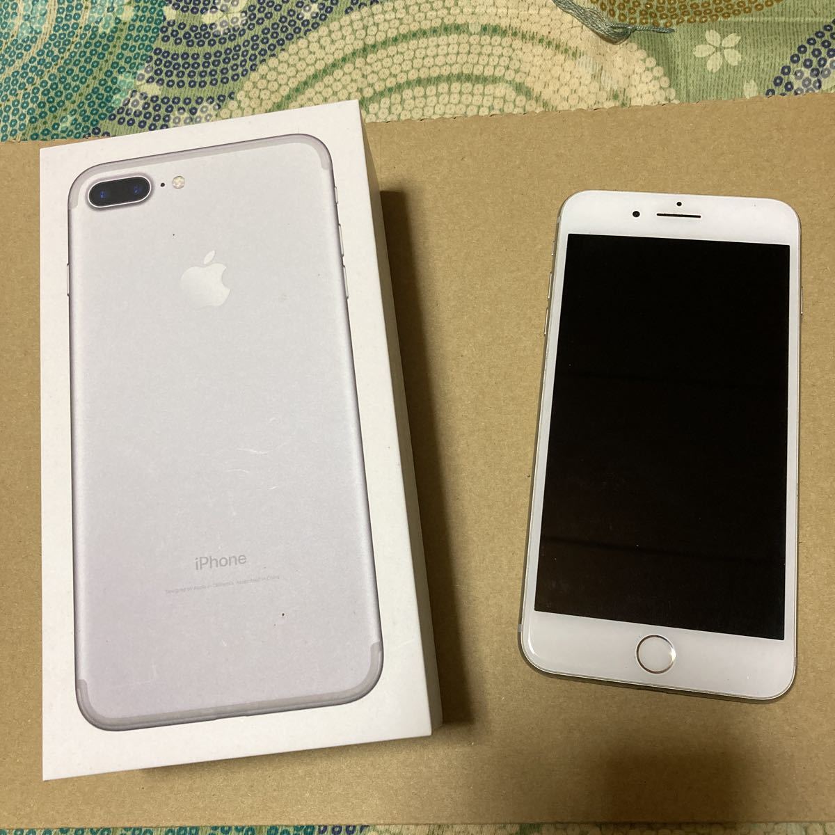 低価，得価】 中古 キャリア SoftBank iPhone7 Plus 128GB シルバー 