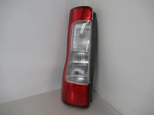 タウンエース 5BF-S403M 左テールランプ 81561-BZ370 337134(テール